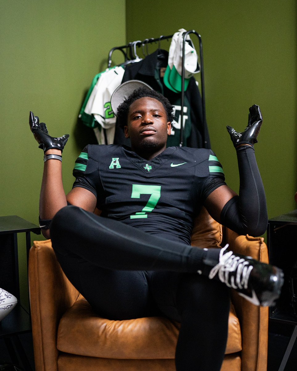 joshuaochelli's tweet photo. Amazing OV @MeanGreenFB ❗️Thank you @Grant_Kinser @CoachBenBlack @JoeMartinezUNT @Coach_NealBrown for the hospitality this weekend!! #GMG 💚🖤

@coach_crumedy @CoachDavis99 @BillyGranville @Marcus_Gomez34 @Ace03MikeG @TravisTiger_FB https://t.co/Z0QvImGlj9