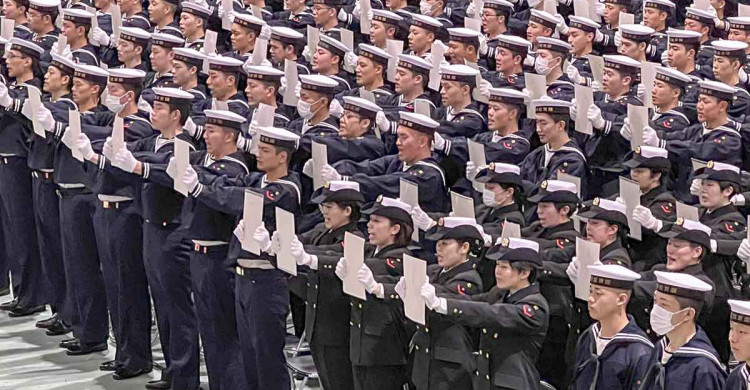 Um3zyAGbxNVIk2M's tweet photo. 自衛官を志す若人は経済的には貧しくとも、

郷土を護る気概に満ちた心豊かな若人であり、

品性下劣な売国奴に『貧乏人』と罵られたとて、

今日も任務に邁進し🇯🇵日本国民と共に在る。

彼等の名誉を誰が護らん。

＃自衛隊に感謝と敬意を https://t.co/OyV5sSAM9A