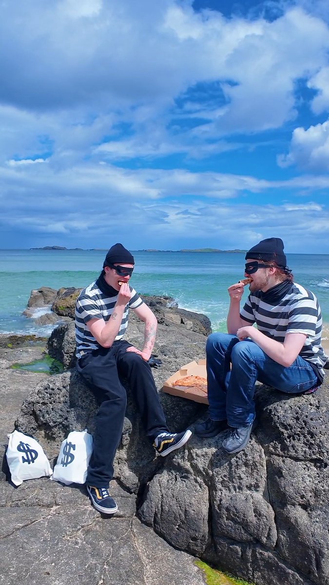Mac_32086's tweet photo. LAST CHANCE TO BOOK! ⏳🎉💛 

Join us on Monday 1st June from 7pm to meet new people and make lasting friendships. Open to everyone aged 18+ keen to make intergenerational connections in real life at The Safehouse Portrush 🌍… https://t.co/9ziw8HUYSs