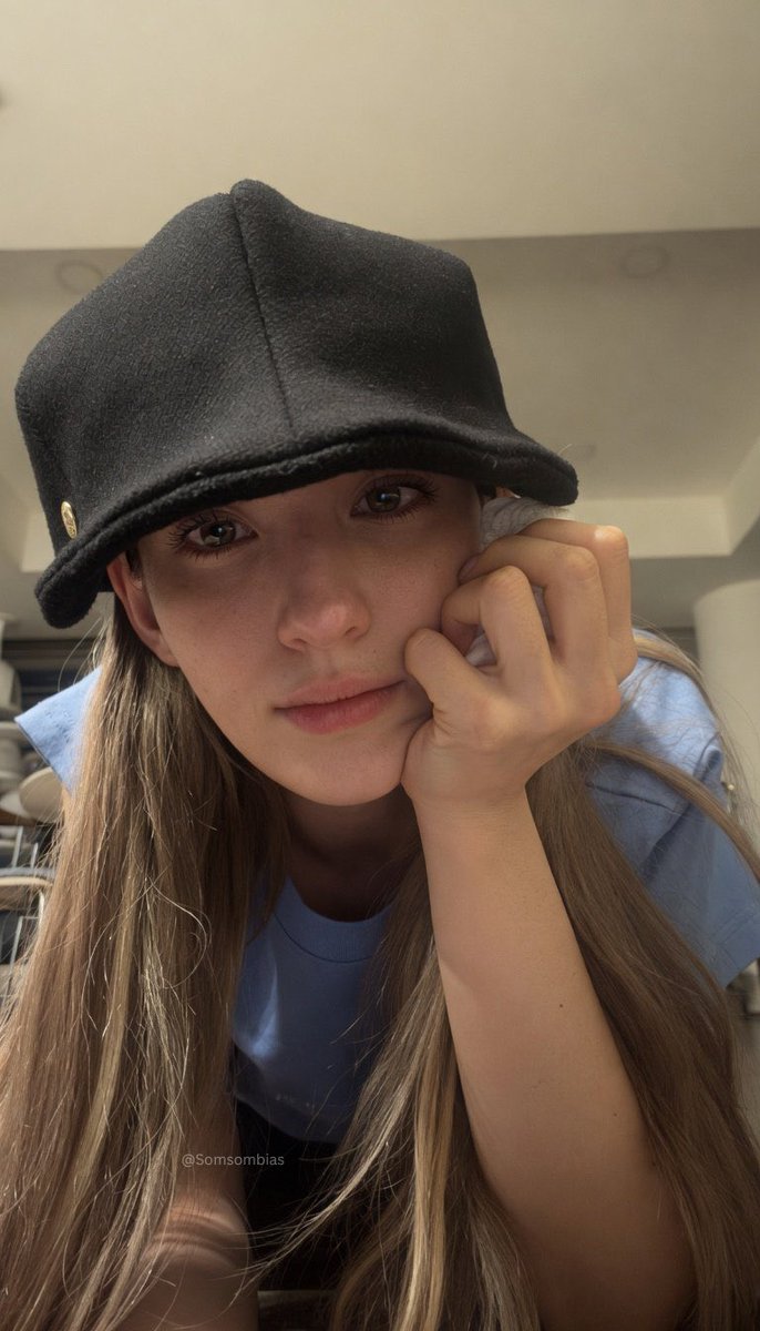 Acervojeonsomi's tweet photo. @forumbunklr Somi abriu uma live chorando pq conta dessa desinformação que estão espalhando sobre ela. https://t.co/inwd7o12BZ