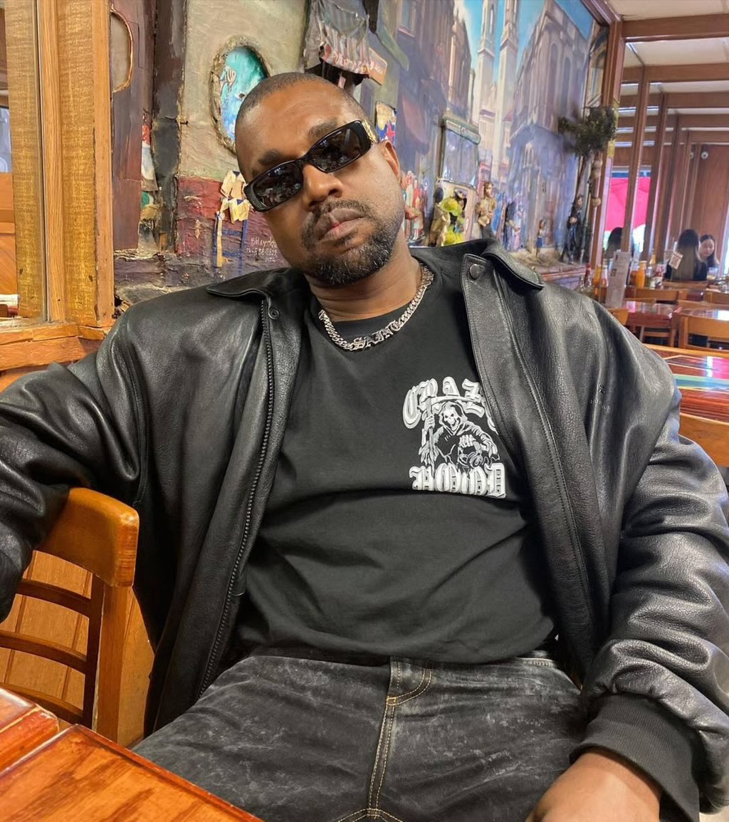Yeeezyrih's tweet photo. Ye (2021) https://t.co/0Ma23xEWTQ