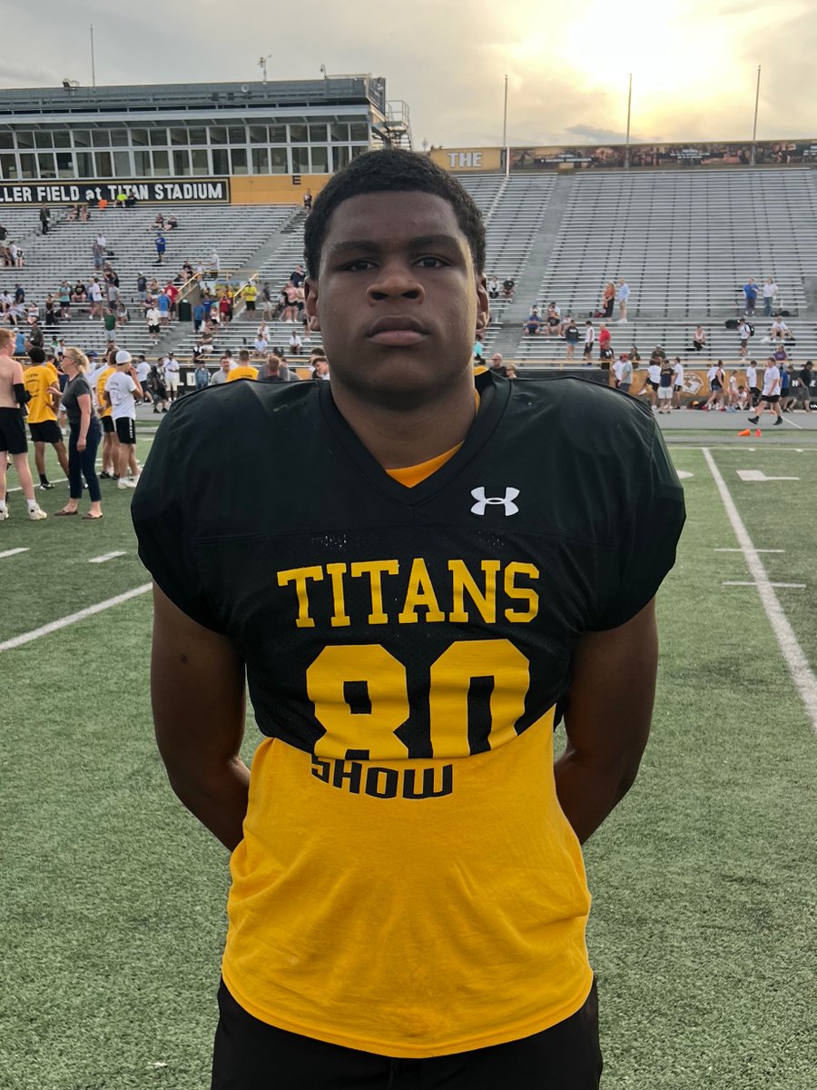 MJ_NFLDraft's tweet photo. Lake Show Mega Camp: Best of the DL Group

Dig in and find out which athletes were making noise on the DL among the dozens of participants in attendance for the Lake Show at @UWOFootball including @Demarcus2027!

Article: https://t.co/WYwLpfpCkA https://t.co/ooc4VgDh0O