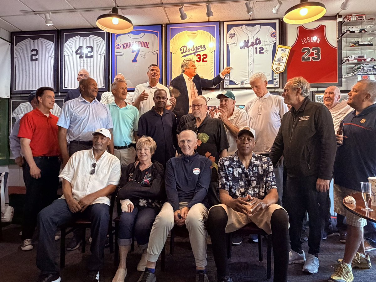 VicLombardi's tweet photo. This made me feel like a kid again. These are the @nuggets legends of my youth. Coaches, players, media, Hall of Famers. All gathered this evening at Big Bill’s Pizza to pay their respects to the late, great Doug Moe. What a fantastic night with some special people. https://t.co/BMBuQdAIey