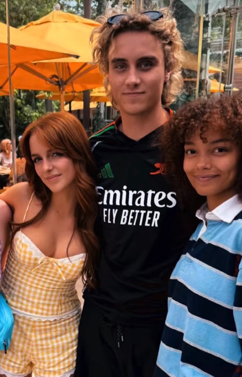 rareandradiant_'s tweet photo. Let’s all get red hair and not tell Joseph https://t.co/V26OqqSiVj