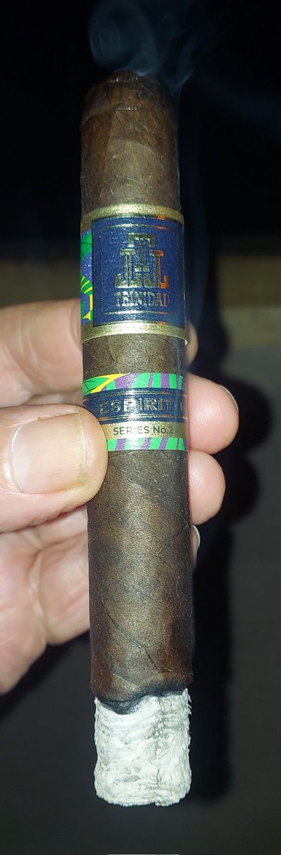 VamosGatos's tweet photo. Enjoying my 6th cigar of this Monday, a Trinidad Espiritu Series No. 2๐ฅ๐จ๐ while watching my #Astros attempt to #ChaseTheFightโฏโฏโฏ against the visiting Tigers. PLEASE Let's #GoStros https://t.co/QRlUCS211o