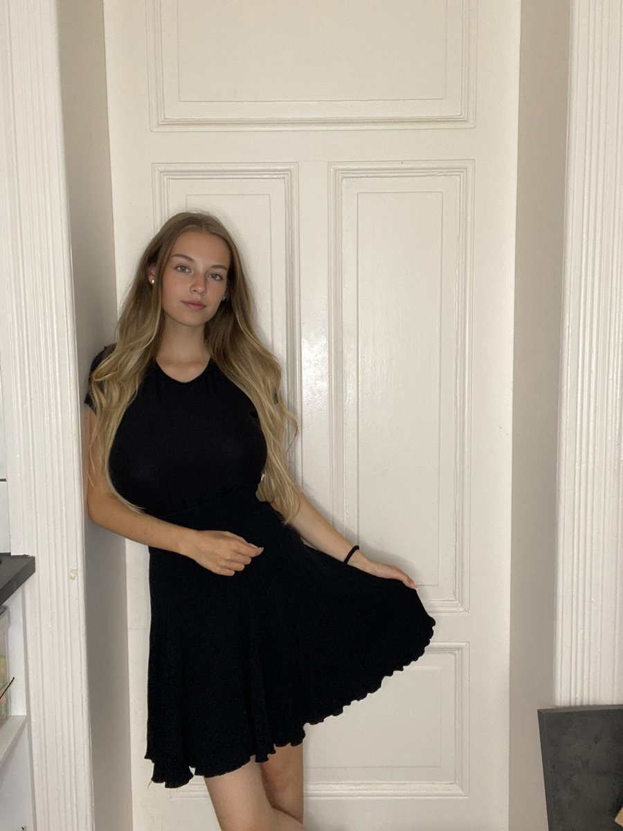 Chloe tweet media