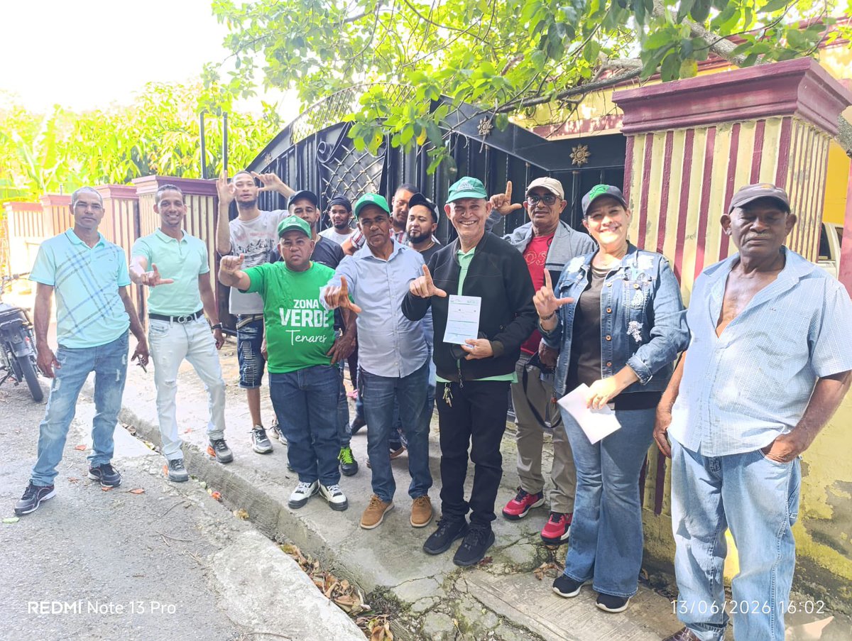 manuelcrespoRD's tweet photo. Durante este fin de semana, se desarrolló con un gran entusiasmo la Jornada de Crecimiento de la @FPcomunica en el sector “Vuelta Bella, en el Tablón de Villa Tapia. Su gente laboriosa nos reafirmó con firmeza de acero que @LeonelFernandez será el Presidente de todos en el 2028. https://t.co/ODqHvJGaBF