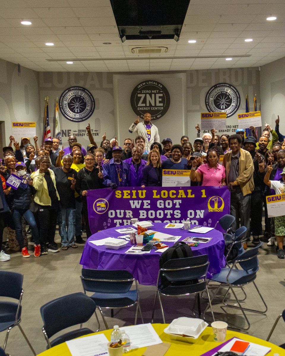 JocelynBenson's tweet photo. On Justice for Janitors Day, I’m proud to stand with the folks who keep our buildings clean and safe, and as governor, I’ll stand with them for fair wages and the right to organize. #SEIU #1u https://t.co/xxO3z4e6hu