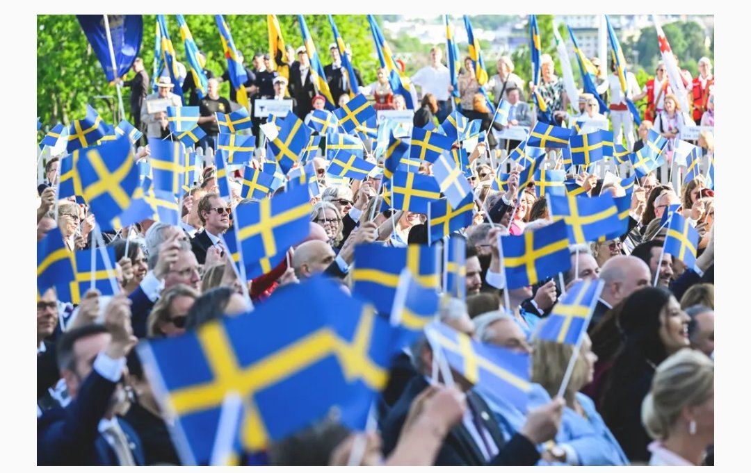 Oluvik's tweet photo. 🇸🇪 Sweden’s parliament has passed a new law allowing authorities to revoke immigrants’ residence permits for misconduct, including unpaid debts, undeclared work, or links to extremist organizations.

The law applies not only to future applications but can also affect some permits that have already been granted.