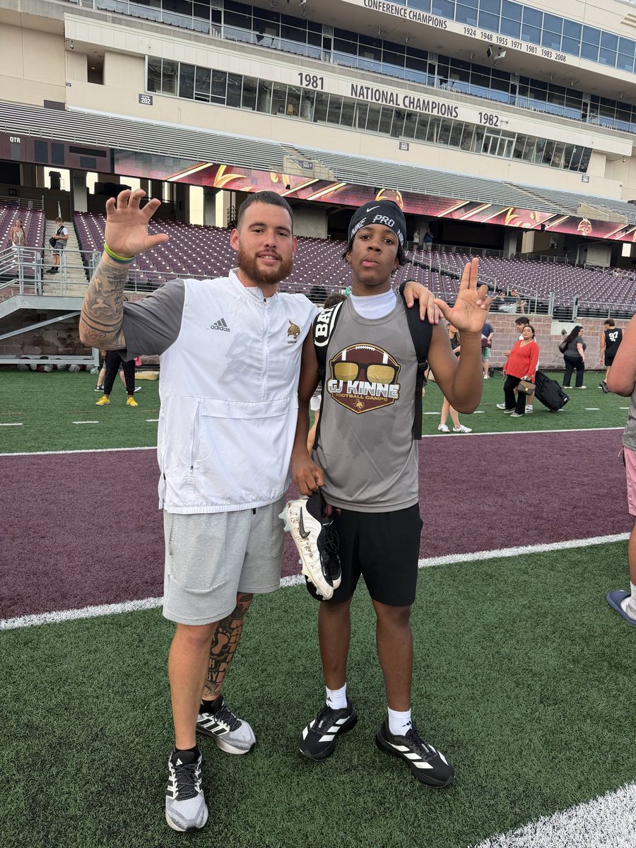 RemyonCurtis's tweet photo. #AGTG After I had a great conversation with @CoachMart1nez I am blessed to say I have received my first Offer From @TXSTATEFOOTBALL #eatemup #takebacktexas @GJKinne @CoachTBurns @Coach_Hill2 @dctf @RespectxSports @JScruggsOTF @CharlesPower @AWilliamsUSA @KoreenBurch https://t.co/fjHj6lJRoB