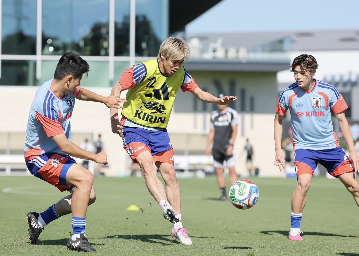 hochi_football's tweet photo. ⚡️

#伊東純也
 
チュニジア戦に向けた調整スタート▶️

🌎𝗙𝗜𝗙𝗔 𝗪𝗼𝗿𝗹𝗱 𝗖𝘂𝗽 𝟮𝟬𝟮𝟲™⚽️🏆
⚔𝗠𝗗𝟮
🆚チュニジア🇹🇳
🗓️6.21(日) ⌚️13:00(🇯🇵)
🏟Estadio Monterrey🇲🇽
#FIFAWorldCup #最高の景色を #スポーツ報知 https://t.co/LZacZ4fxwd