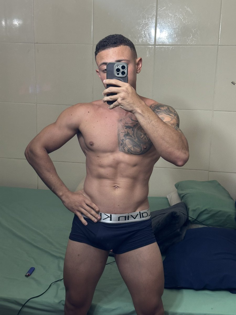 militar2_0's tweet photo. Tá melhorando😏 https://t.co/yK4310zvEn