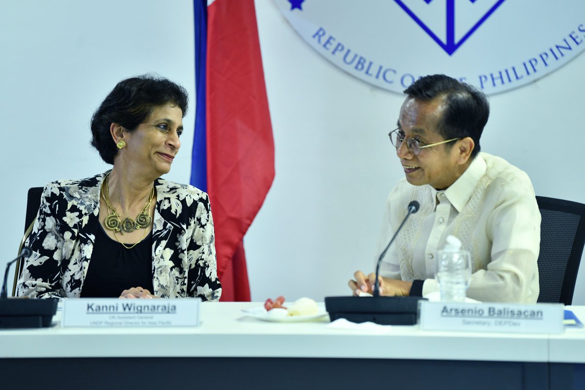 UNDPPH's tweet photo. 🇵🇭🌏 Day 1 of Kanni Wignaraja's visit to the Philippines highlighted the power of partnerships in advancing resilience, climate action, and sustainable development.

@DEPDevgovph @DBMgovph @peacegovph 
Together, we can build a more resilient future. 🤝 https://t.co/xHlpNGv7Wz