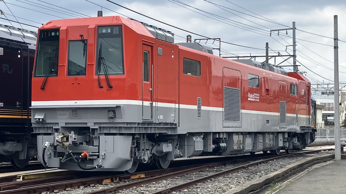 tetsudomynavi's tweet photo. JR西日本が導入する新型事業用車。形式は「DEC743」 https://t.co/dT2OAxPB2L