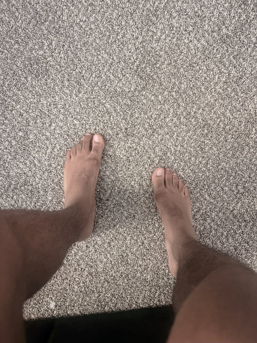 AntFeetz's tweet photo. I wonder what’s it like to have my feet licked with Whip Cream on top 😮‍💨 https://t.co/g9oGsxX3mN