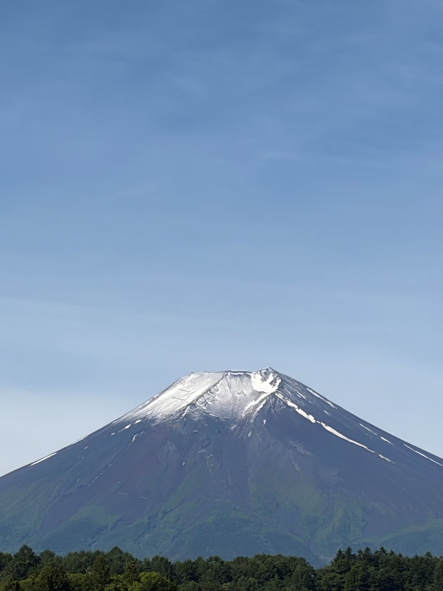 fujigokokankou's tweet photo. 富士山頂、薄っすらと雪化粧。
撮影日:2026.06.16
#富士山
#富士吉田
#富士五湖
#今日の富士山
#雪化粧
#fujiphotospots
#fujiyama
#fujisan
#mtfuji
#mtfujiphoto
#fujifivelakes
#japan_daytime_view https://t.co/s2kXOk19xe