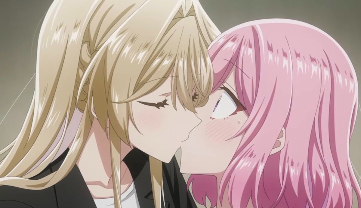 lotusbel's tweet photo. i never understood this part of watanare like why are they kissing if theyre all girls i had to look up the explanation on youtube and i still didnt get it 😭😭 https://t.co/6ZaqX9A1Tr