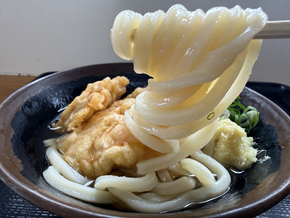 kotar17's tweet photo. こたやんの讃岐うどん巡り
今日の一軒目は高松市のてら屋！

先客3人です

冷かけ小280円
とり天150円

うまかったです！ https://t.co/eYVN0dOolF