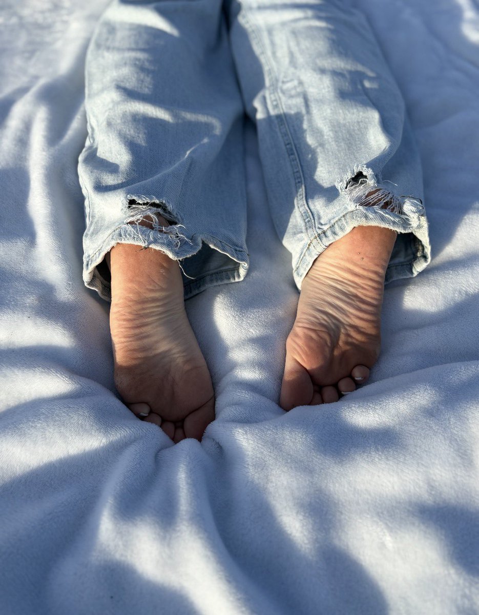 slut4sunny's tweet photo. come lick them clean #bbc #snowbunny #findom #femdom #buyingcontent #sellingontent #sph #cuck #footfetısh https://t.co/XB7spgjWHc