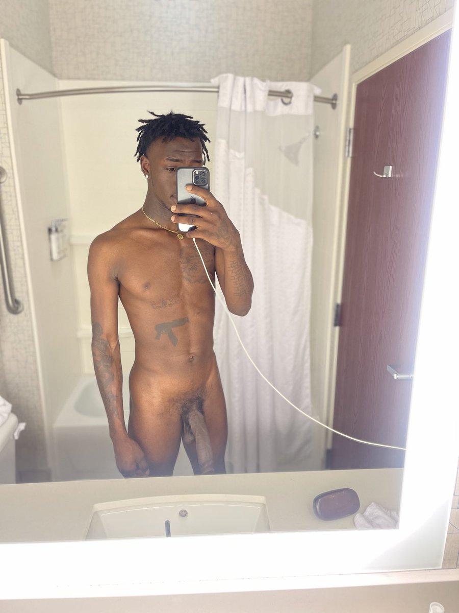 BackStreetUserr's tweet photo. I'm thinking I can make an OnlyFans fr or jus be on PornHub🙄 https://t.co/OY8o8qbCtk