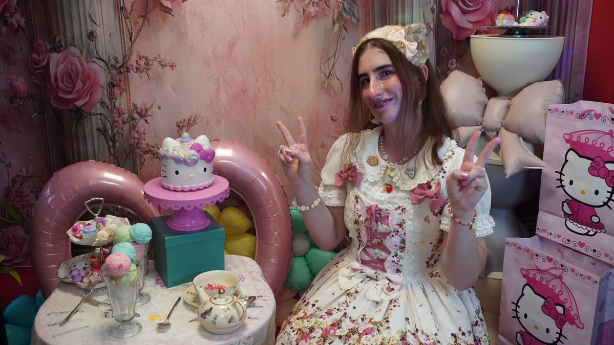 delphadae's tweet photo. A few photos taken at Spice Asian Market in Scranton last Saturday. (feat. my healing cold sore lol) #egl #jfashion #ILD #lolitafashion #lolita #btssb https://t.co/pXPUfSOCGw