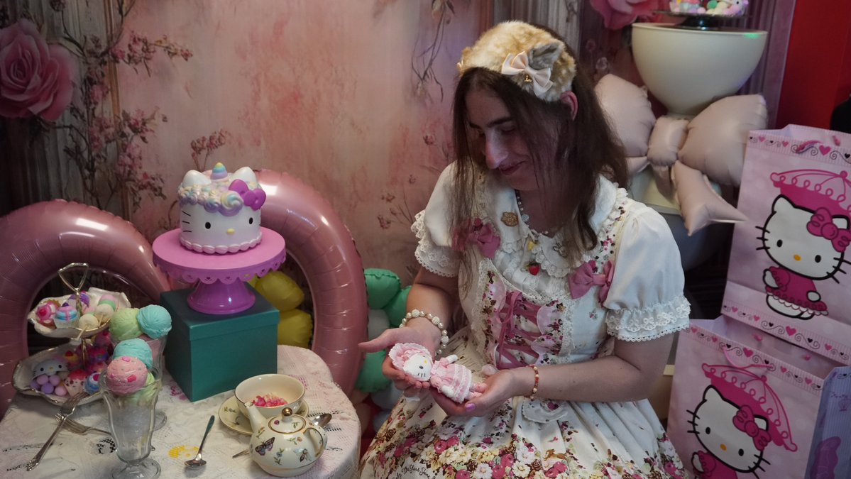 delphadae's tweet photo. A few photos taken at Spice Asian Market in Scranton last Saturday. (feat. my healing cold sore lol) #egl #jfashion #ILD #lolitafashion #lolita #btssb https://t.co/pXPUfSOCGw