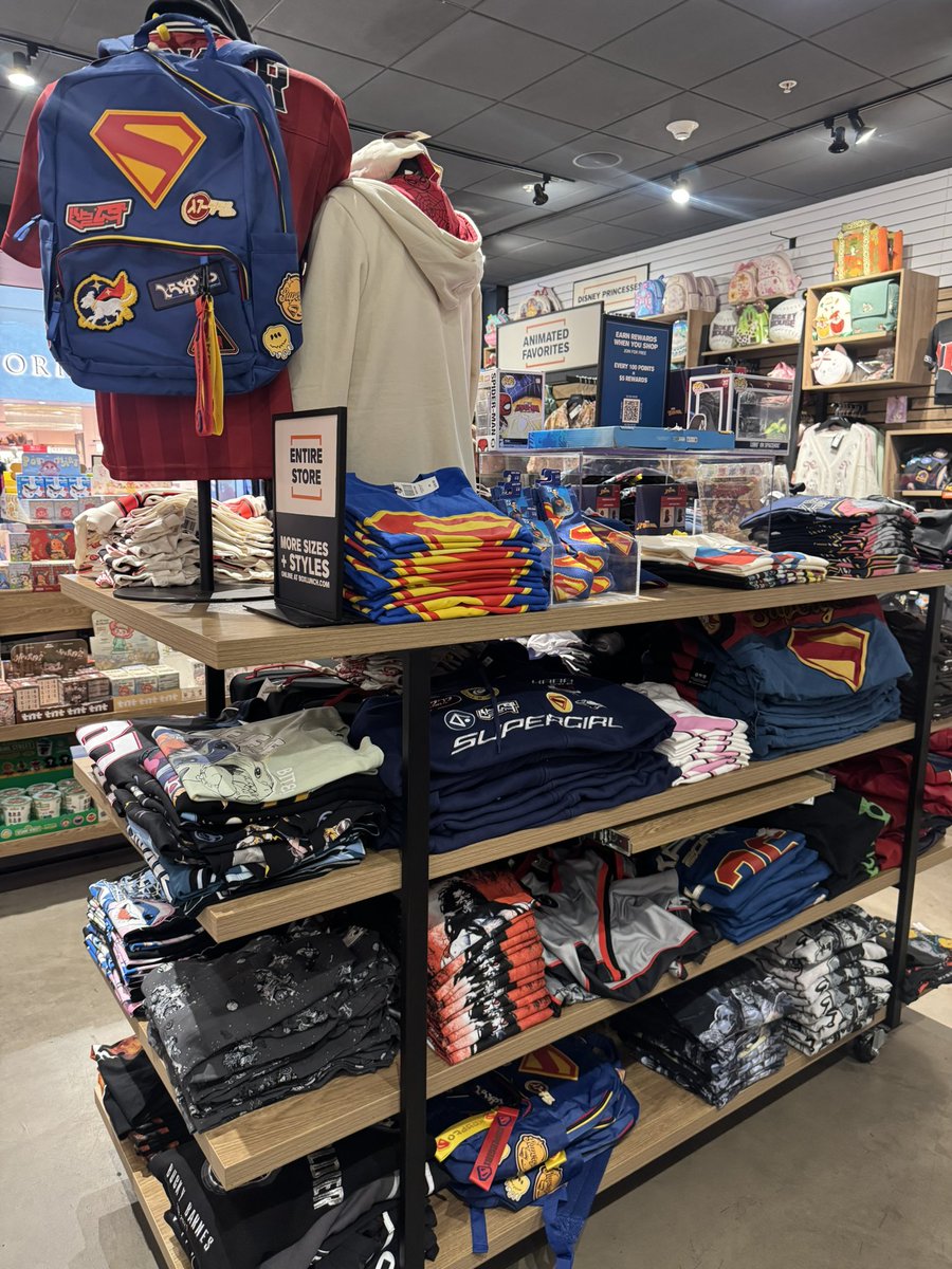 AxelTalksFilm's tweet photo. wow, lots of supergirl stuff at box lunch! https://t.co/yZYRbvcgd1