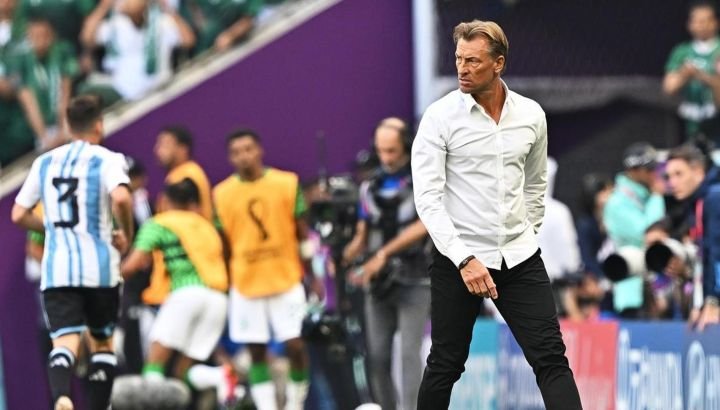 MundoEConflicto's tweet photo. 🚨 #ALERTA | Túnez designó al francés Hervé Renard como su nuevo director técnico en pleno Mundial 2026. El estratega asume el cargo de urgencia tras la destitución histórica de Sabri Lamouchi, provocada por la dura derrota inicial por 1-5 ante Suecia. https://t.co/bw9zfhKd1A