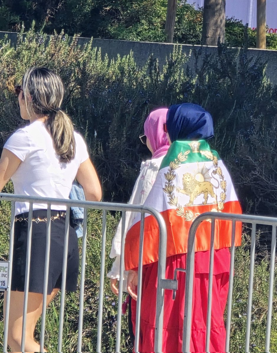 SFaeze_Alavi's tweet photo. In the West, they banned the Lion and Sun flag to respect Islamists at the World Cup.

Meanwhile, Muslim Iranians were spotted carrying it next to the World Cup stadium. 🦁🌞👑 https://t.co/Hxi9HE9rJ9