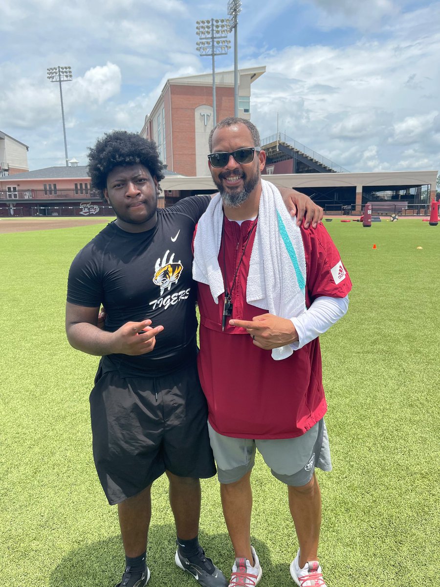 JamarT78151's tweet photo. Had a great time competing at @TroyRecruiting camp, Learned a lot from coach @CoachWright37 hope to be back soon. thanks for the chance to get better. @CoachJohnston2 @coach_johnson85 @PrepRedzone @FCRecruits  @HallTechSports1 https://t.co/ew7vm8gXGM