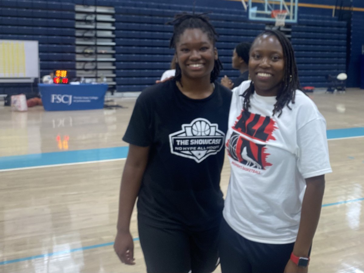 MinceyLayla's tweet photo. Great camp this past weekend with @newberry_wbb @WalkerJohnette !! Loved the environment and the chance to learn!! @PRO_Movement1 @PGH_Georgia https://t.co/sl2IuVvd78