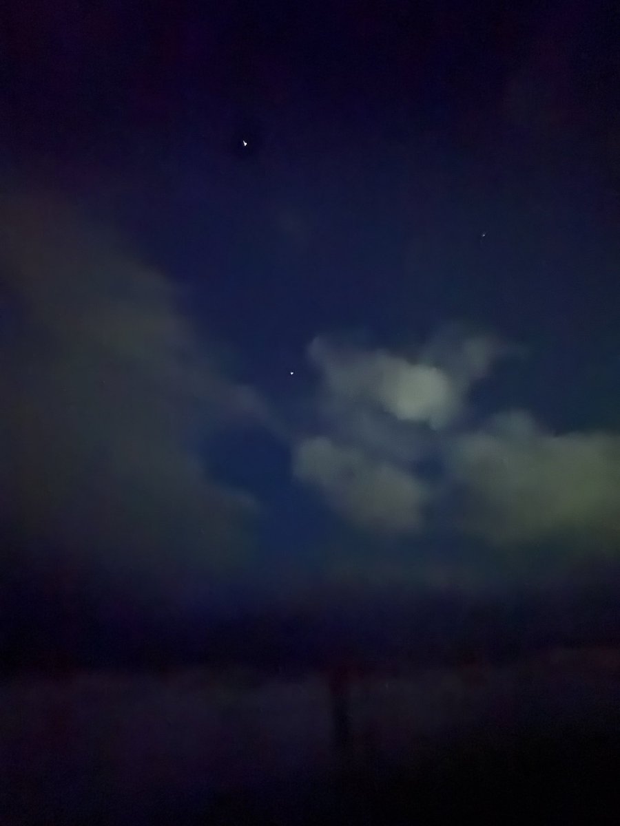 SSokphat's tweet photo. Stars at the beach https://t.co/OvtgJfiotM