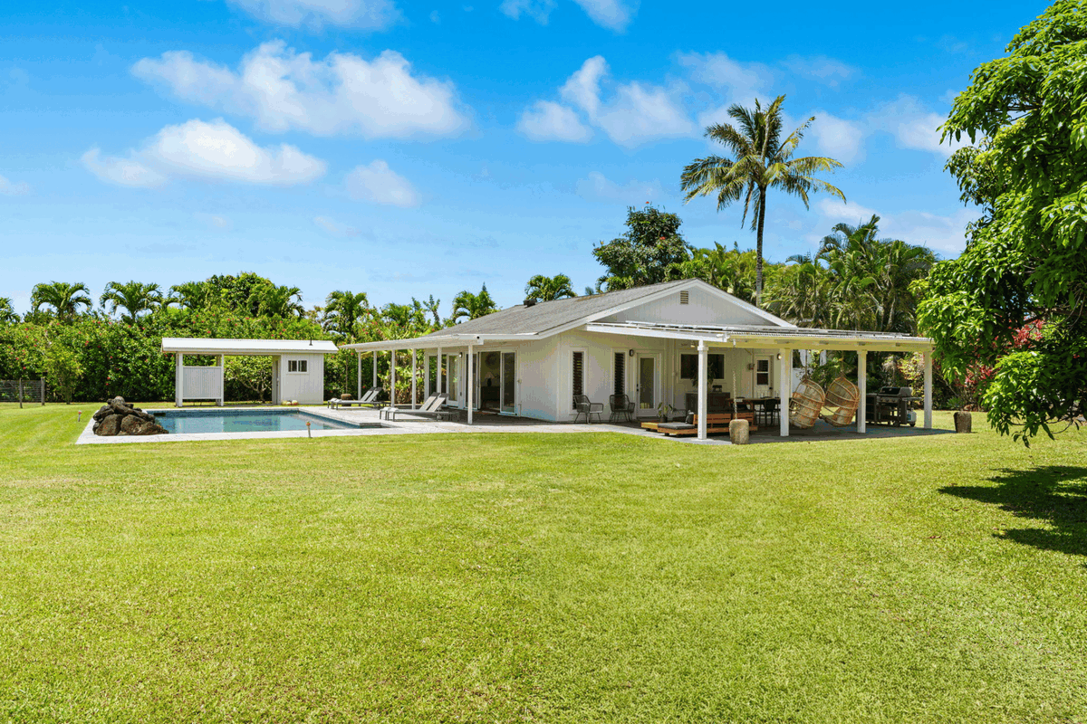 HawaiiLife's tweet photo. Just listed by Amy Frazier, R(B) is 4316-C Kahili Makai St B, in Kilauea, Kauai, for $3,300,000.
https://t.co/0uaOxZRgyt
Move-in-ready home, nearly 2 acres of usable land, and deeded access to a private waterfront parcel.
Tap the link for more details.
#HawaiiLife #Kauai https://t.co/xGQrg7AWEA