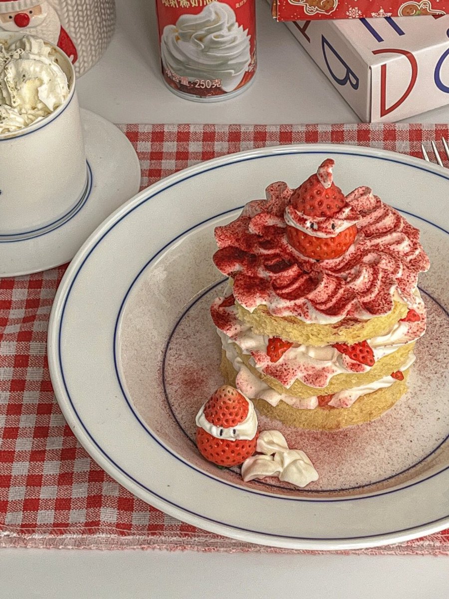 pria7fold's tweet photo. Enjoyed a perfect morning with homemade toast, ripe strawberries, and a cup of hot latte  #FoodMoments https://t.co/4KJQdJ0NPt