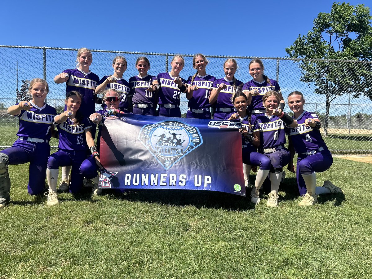 Lexi_Showdown's tweet photo. 14u A silver 2nd place - Misfits 14U https://t.co/3PsNjG68nf