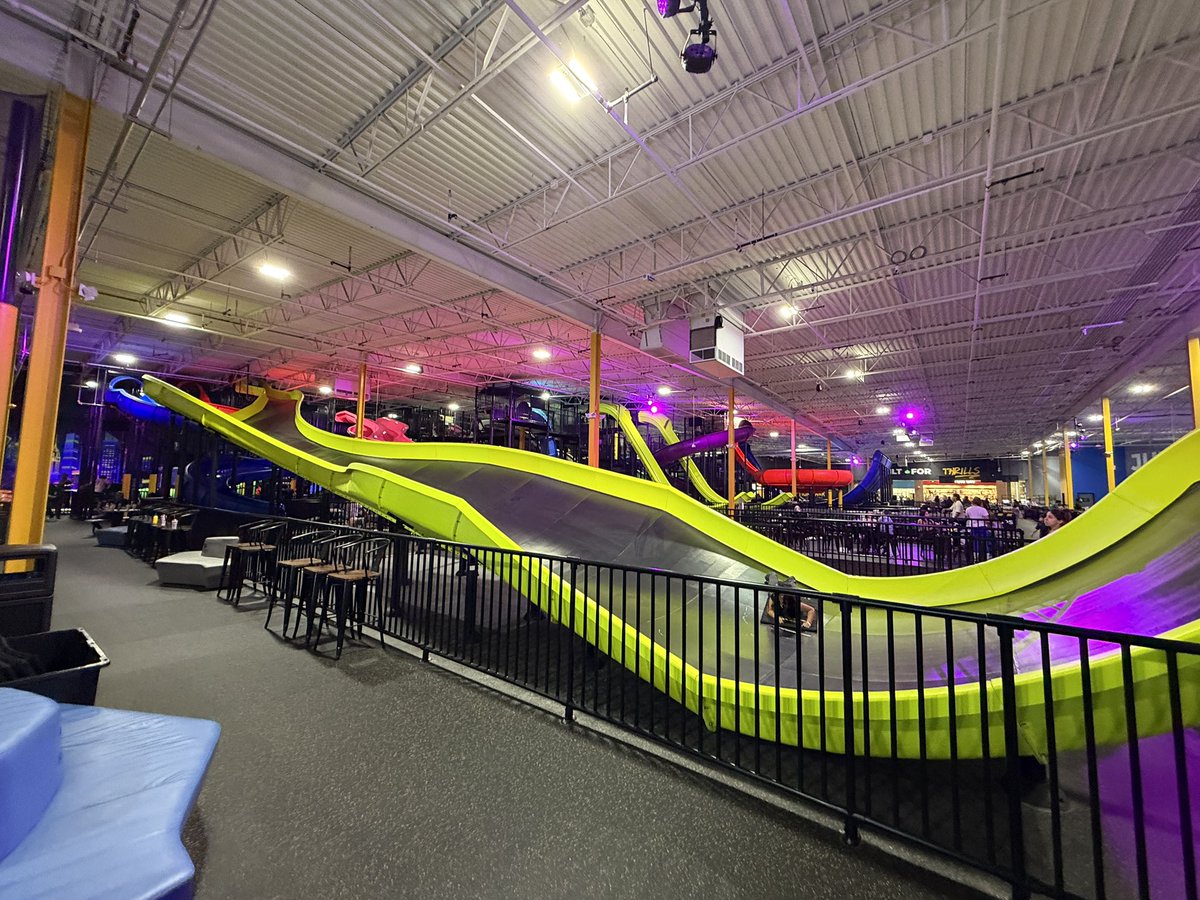 SoCal360's tweet photo. So cool! There’s now a Slick City Action Park at the Ontario Mills Mall in California.

Pretty much like a water park, but without the water. You ride down giant slides on a mat without getting wet! It’s currently the only one in California. Prices start at $37 for 1.5 hours https://t.co/kjKncLWM72