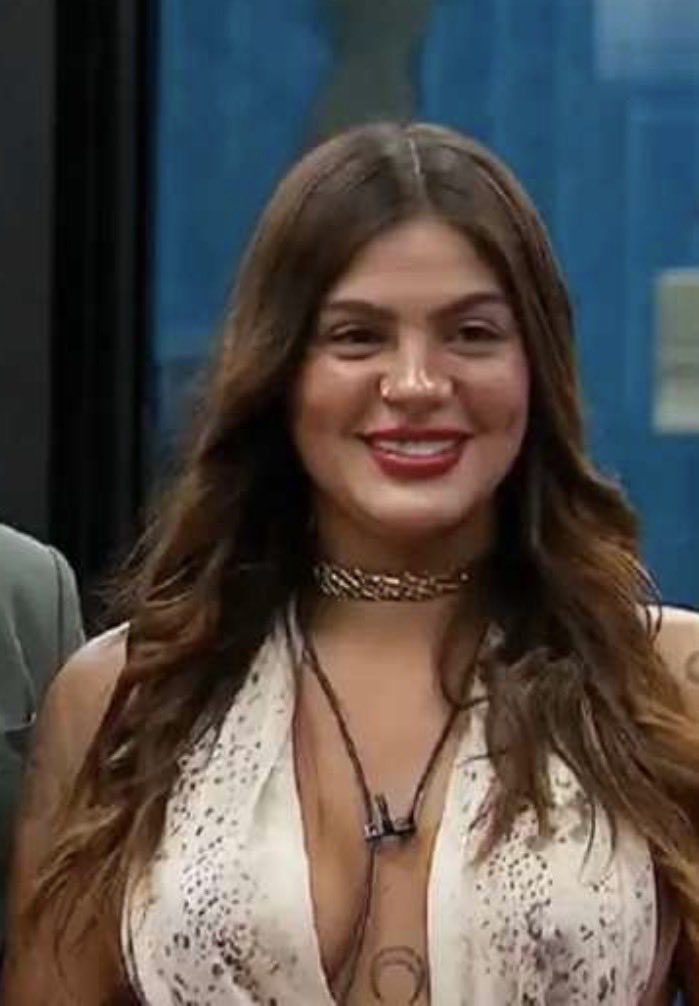 Weslexic's tweet photo. Yipio fijo se quiere morir JAJAJAJAJAA ~ aparte le vendió su camisa por muchos 😭😭🤣🤣🤣🤣🤣

#GranHermano https://t.co/z9vYIqcn9F