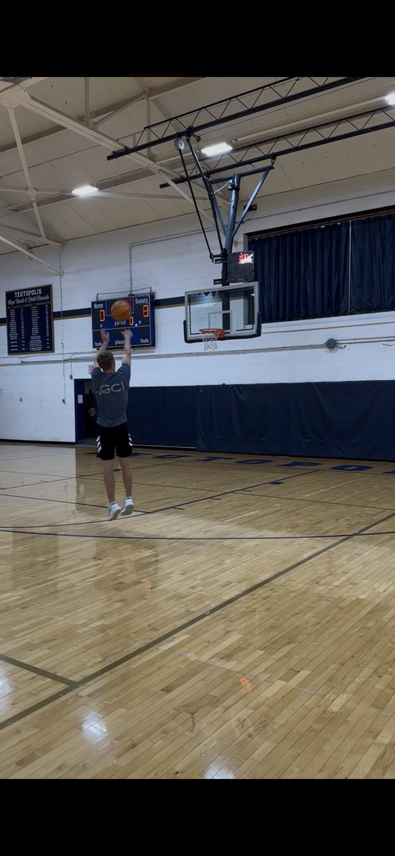 BrantNieb14's tweet photo. 120 3s 
100 2s 
30 FTs
Summer total: 950 makes
@shoeshoops https://t.co/DKnNMmsQbG