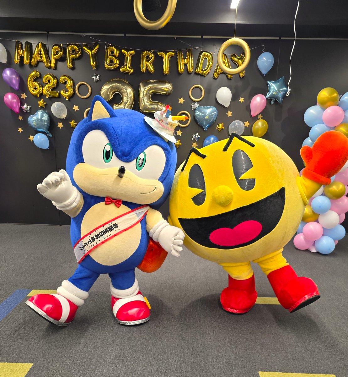 BNEI_PACMAN_JP's tweet photo. 🎉ソニック Happy Birthday🎉​

今日はソニックのお誕生日！​
パックマンもお祝いしてきたよ🍒​

WAKA WAKA✨ (訳：お誕生日おめでとう✨) https://t.co/XjJGyVailp