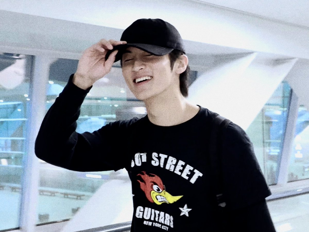 watermelkiee's tweet photo. what a lovely morning to wake up to… seeing you happy and healthy really waaaarms my heart :’’) welcome back, love 🤍 https://t.co/UDpu3oBXWk
