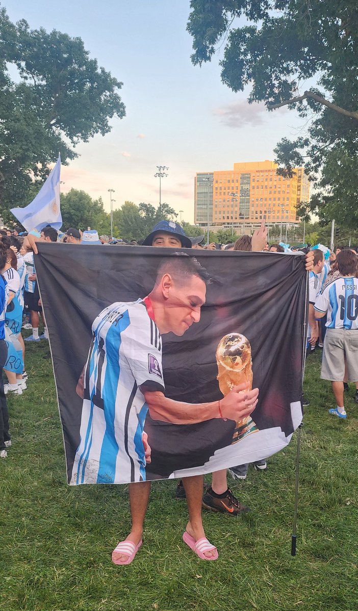 FinoYossen's tweet photo. DIOS
MESSIAS
Y EL ÁNGEL.

ETERNAMENTE AGRADECIDO.

💫🇦🇷 https://t.co/Y4TEUhPbKV