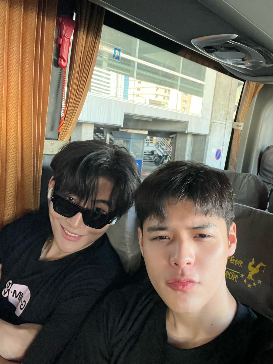 OhmThitiwatOFC's tweet photo. มอเน่งจ้าาาา เริ่มได้เลยค่ะสาววาย 🤭🤭

OHMPOON OUTING DAY 
#GMMTVOuting2026 https://t.co/ucCNkduJtO