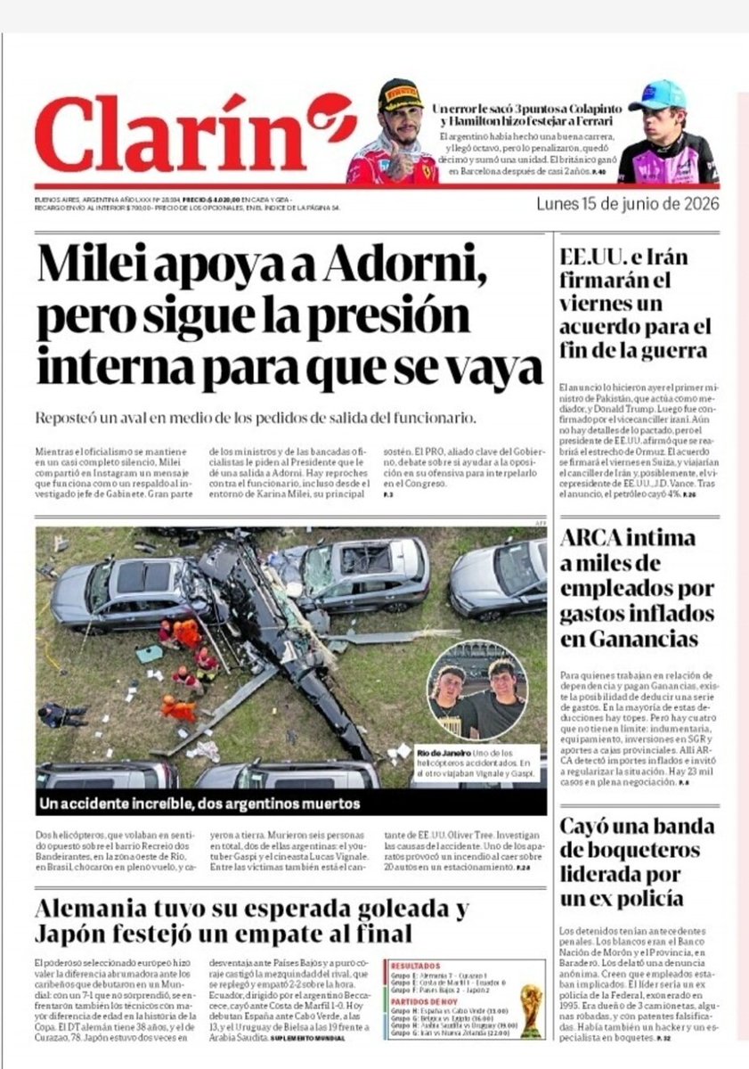 PauloKonig's tweet photo. La muerte de Taty Almeyda es la foto de la tapa de Página 12. Clarín no pone ni una línea en su tapa sobre el fallecimiento de la Presidenta de Madres de Plaza de Mayo. https://t.co/VmjzzedC0M