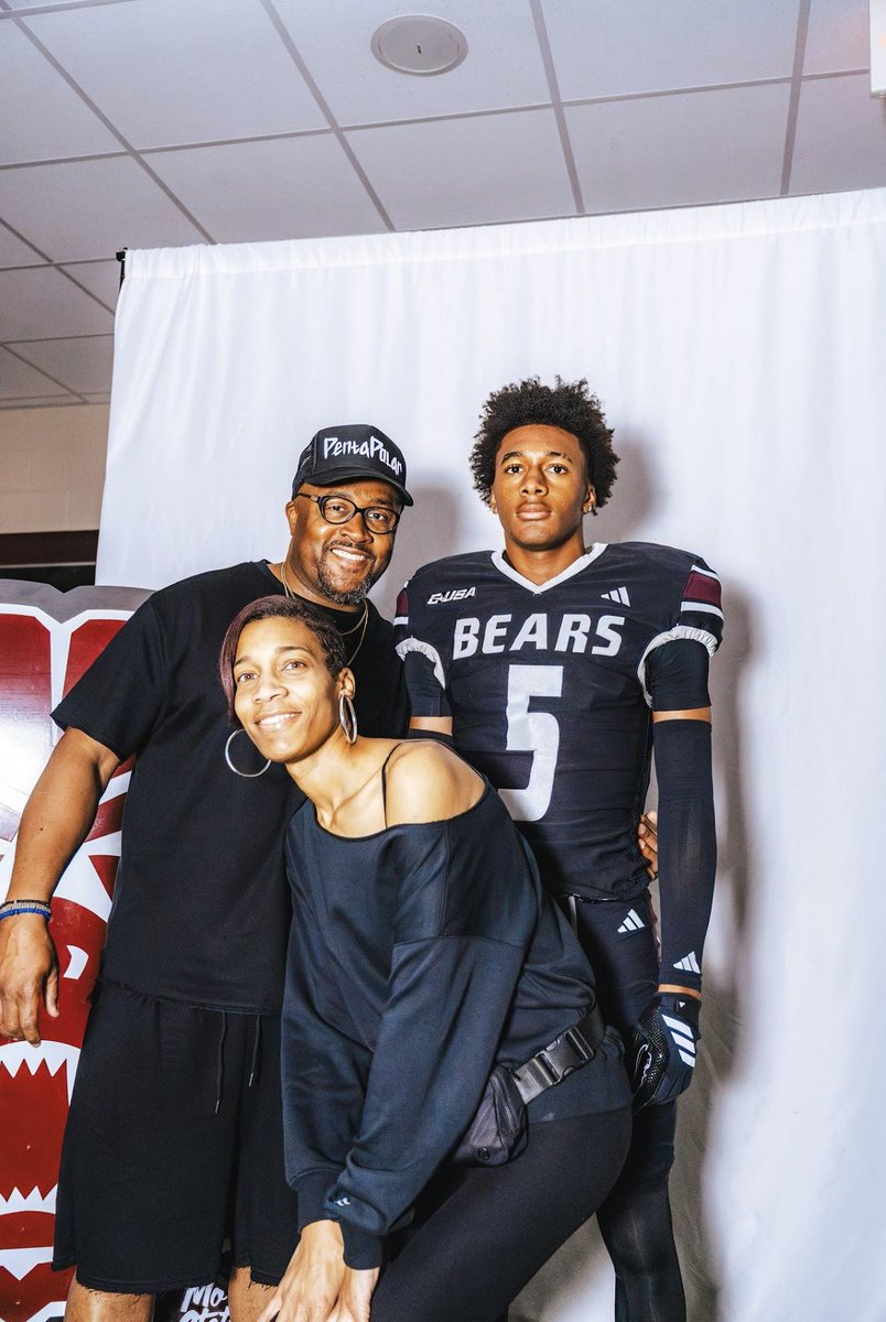 J_Messiah713's tweet photo. Had an amazing OV @MoStateFootball I wanna thank @JBonney_4 and everyone else for the hospitality they showed towards me and my family. 

@TheProtectUCrew @MickensJay @chaseK_52 @CoachCho_ @coachburo @CoachCNRoberts @JSnow56 @CPFBRecruiting @TWCPFootball @TWCP_ATHLETICS https://t.co/KUQ0nUqF8m