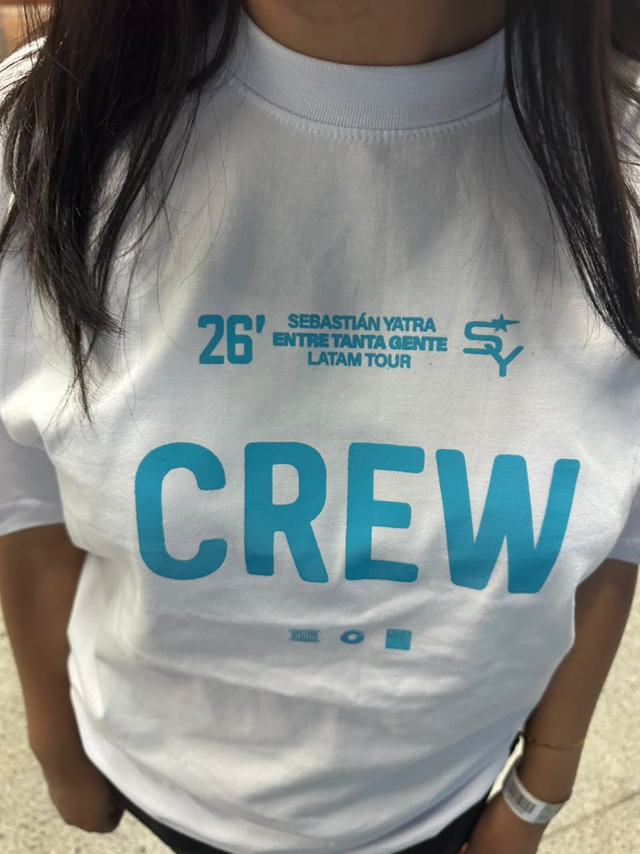 andreasalazarr's tweet photo. tan lindo el crew de Yatra, me la dieron como recuerdo por trabajar con ellos🩵 https://t.co/DXvYaUinAH