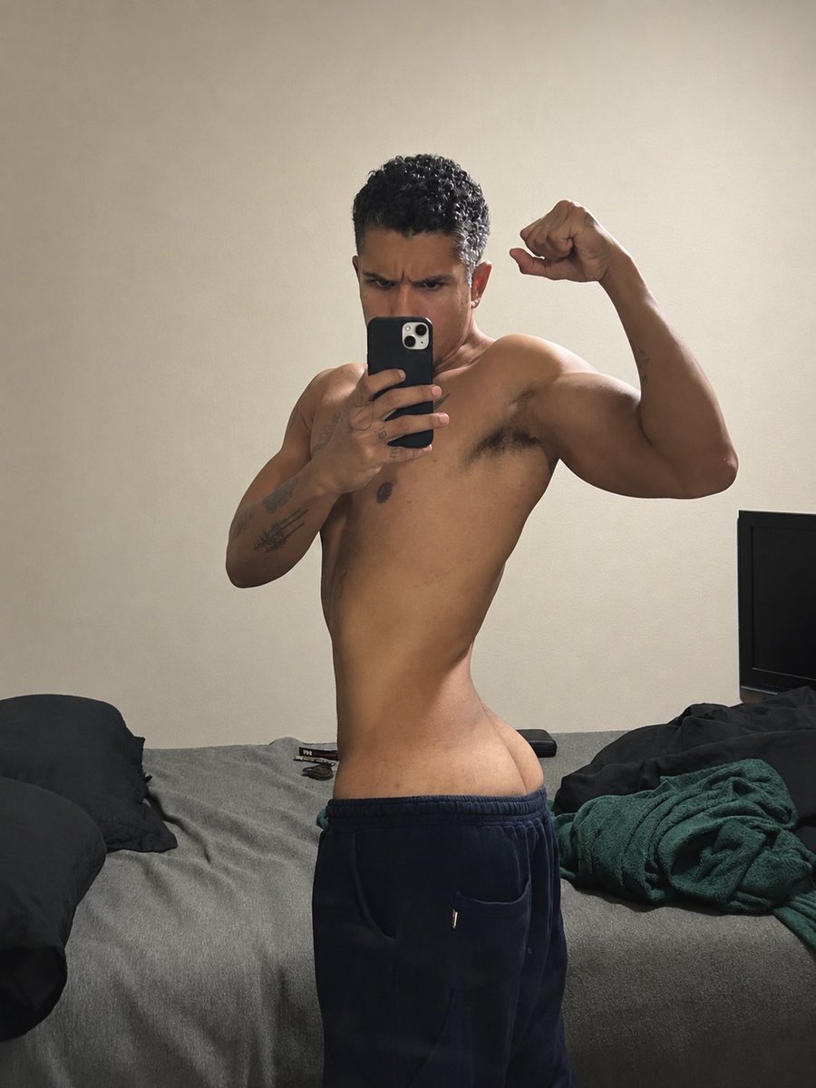 Meuliodas's tweet photo. Y ahora você tá apaixonado pela minha bunda 🍑 https://t.co/miYuULET0Z