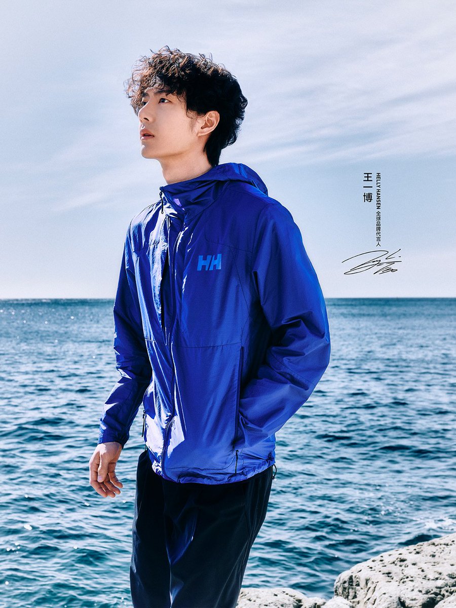 madoomut's tweet photo. 260616 | HELLYHANSEN海丽汉森

山海有风，自有其型
随HELLY HANSEN全球品牌代言人 王一博·YIBO
以轻盈姿态，循风入夏
 
视野向远，自在开启旅程
步履所至，探索自然发生

https://t.co/JBY7I7Gw51

#WangYiBo https://t.co/VEzApqHbTz