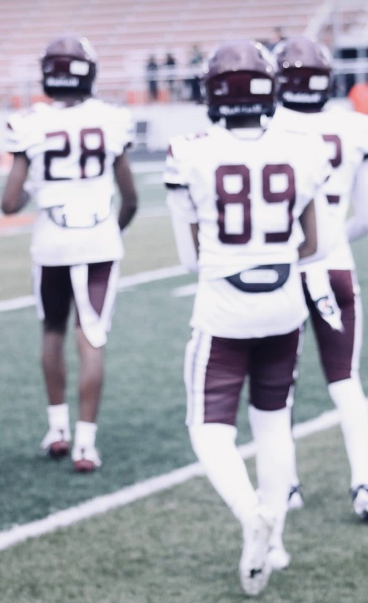 DaetrellBailey5's tweet photo. 🎥 https://t.co/VW6iyv6l1O
C/O 2028

5’9 165lb 

CB/S/Ath
 
2028 on the ⏰ i’m the one you need check me out‼️ https://t.co/ptqc9ELJ8Z