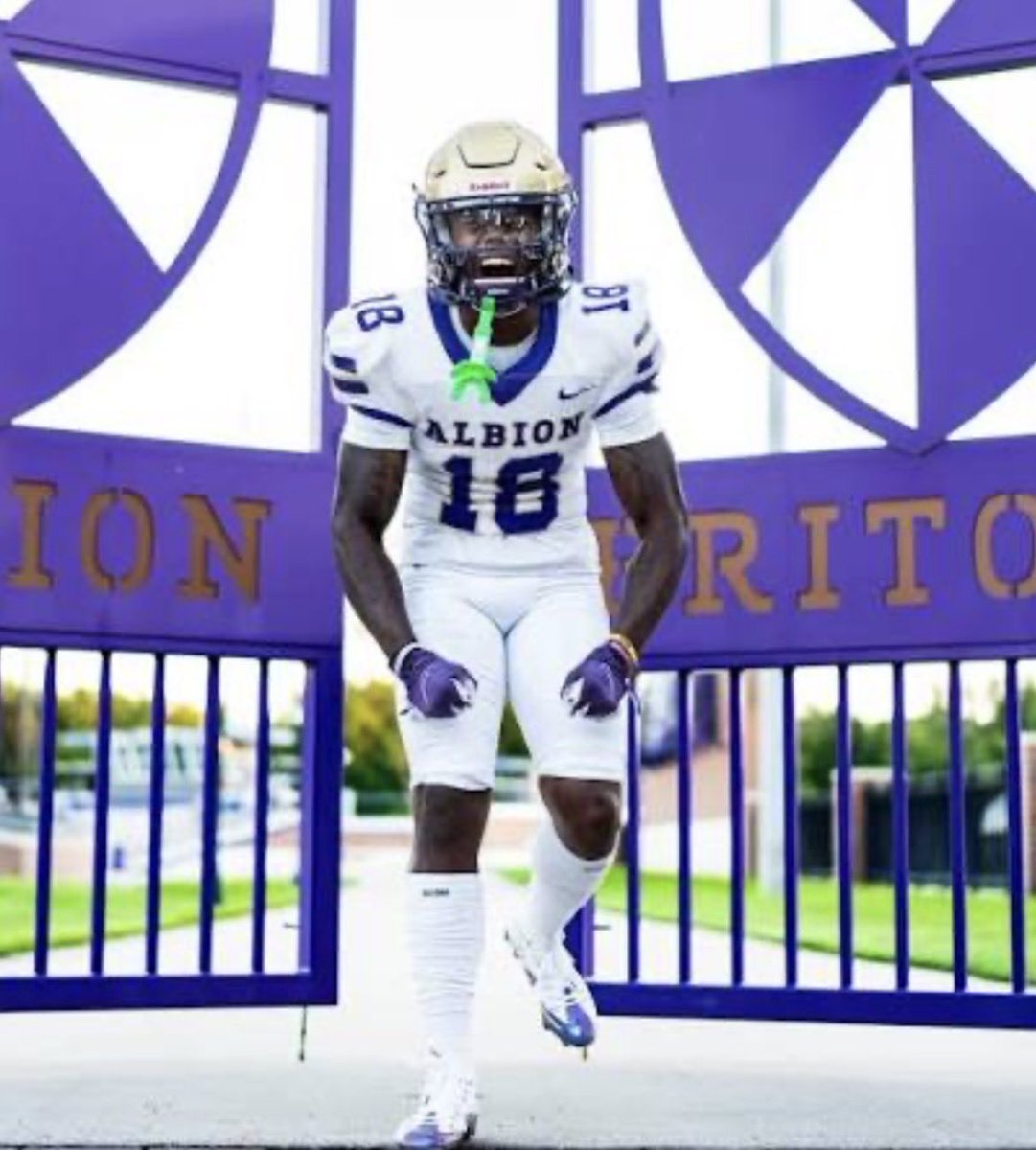 _KelahnThorns's tweet photo. BLESSED!!! ALBION OFFERED !!
#godfirst #agtg✝️ #bredwinners🐶 @CoachBjSimes @AlbionFootball https://t.co/s0QV2cq6yO