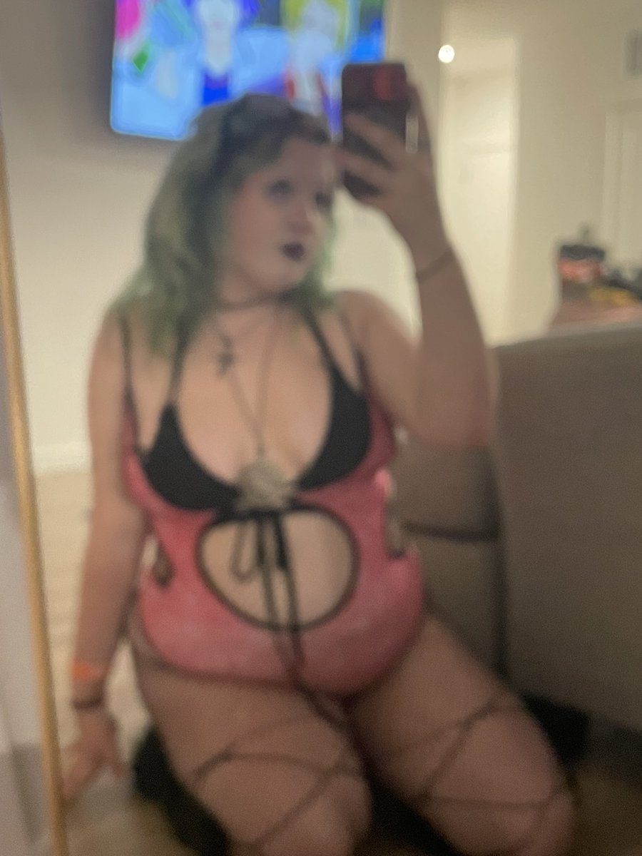aveyy_babyy's tweet photo. pov: the last thing you see before i eat your heart out 🧟‍♀️🖤

♡ + ↻ for a bite 
#nsfwtwtً  #BBW  #nsfw #bbw 
(p.s. if u seen this already.. no u didn’t :3) https://t.co/bhwQ1eoqOL